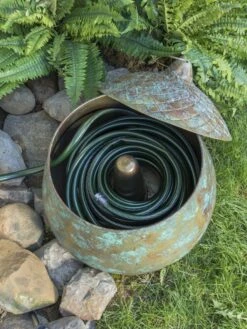 Acorn Hose Pot -Outdoor Garden Care 3 4 crop 8613361 01V