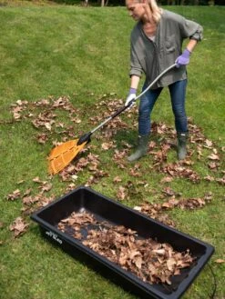 Gardener's Summer Sled And Cover -Outdoor Garden Care 8611047 025 tif